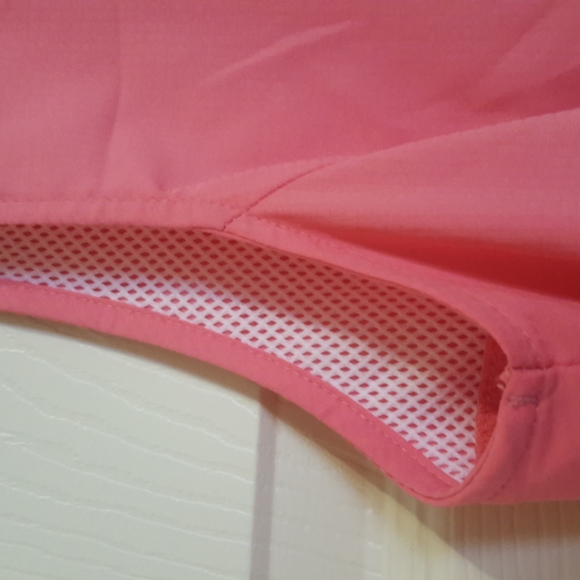 Beautiful Columbia PFG sleeveless top - Picture 4 of 10